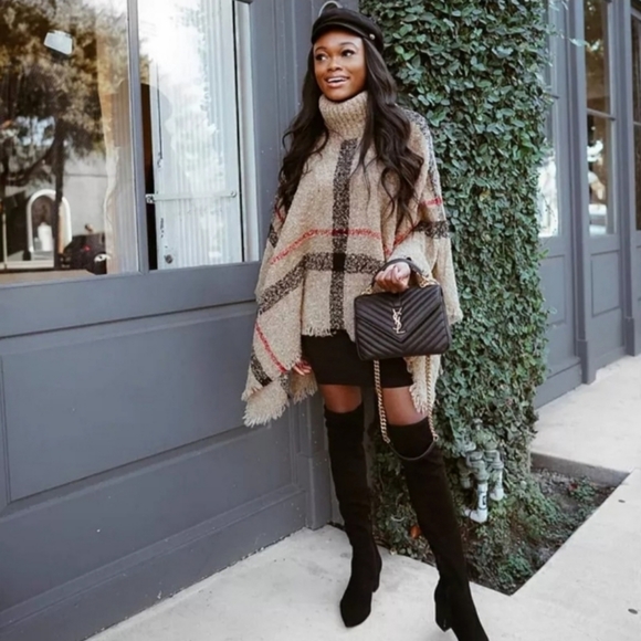 Turtleneck sweater poncho - Picture 2 of 9